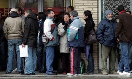Según el informe del instituto estadístico, hay 400 mil trabajadores ocupados menos en los 31 aglomerados urbanos que releva el INDEC. Según el informe del instituto estadístico, hay 400 mil trabajadores ocupados menos en los 31 aglomerados urbanos que releva el INDEC.