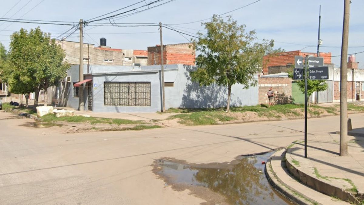 Balacera durante la lluviosa siesta del jueves en barrio Los Hornos dejó dos detenidos.