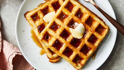 Waffles saludables sin harina ni azúcar: la receta casera más fácil y rendidora