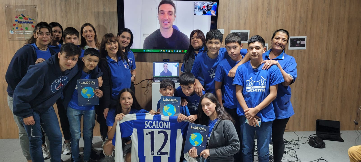 Un grupo de santafesinos entrevistó a Lionel Scaloni.