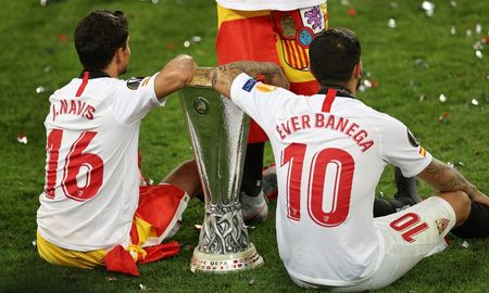 Banega se despidió de los hinchas tras consagrarse campeón de la UEFA Europa League. Banega se despidió de los hinchas tras consagrarse campeón de la UEFA Europa League.