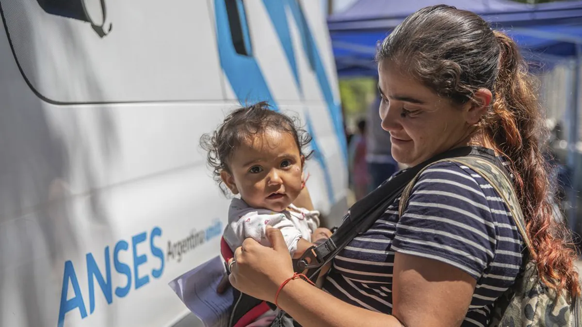 Aumento AUH ANSES: cómo cobrar hasta $248.023 en febrero