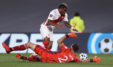 argentina - peru: el penal que cometio dibu martinez y que no fue gol argentina - peru: el penal que cometio dibu martinez y que no fue gol