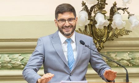 La Legislatura, finalmente, le pidió al gobernador Maximiliano Pullaro que habilite el tema. La Legislatura, finalmente, le pidió al gobernador Maximiliano Pullaro que habilite el tema.
