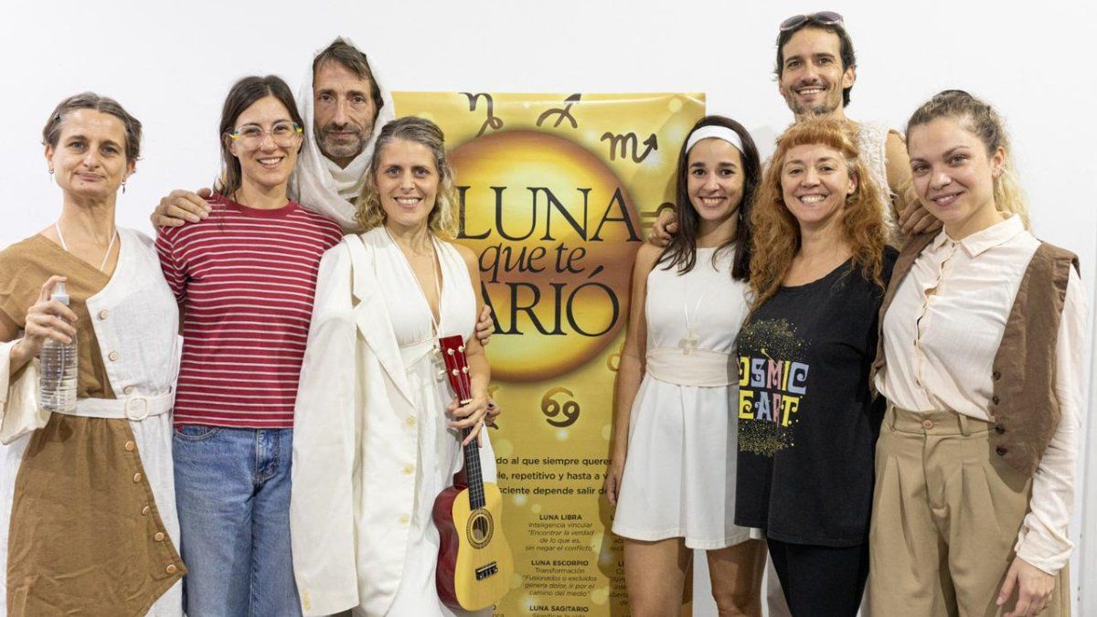 Teatro y Zodiaco: Santa Fe versiona La luna que te parió, un viaje poético  y teatral