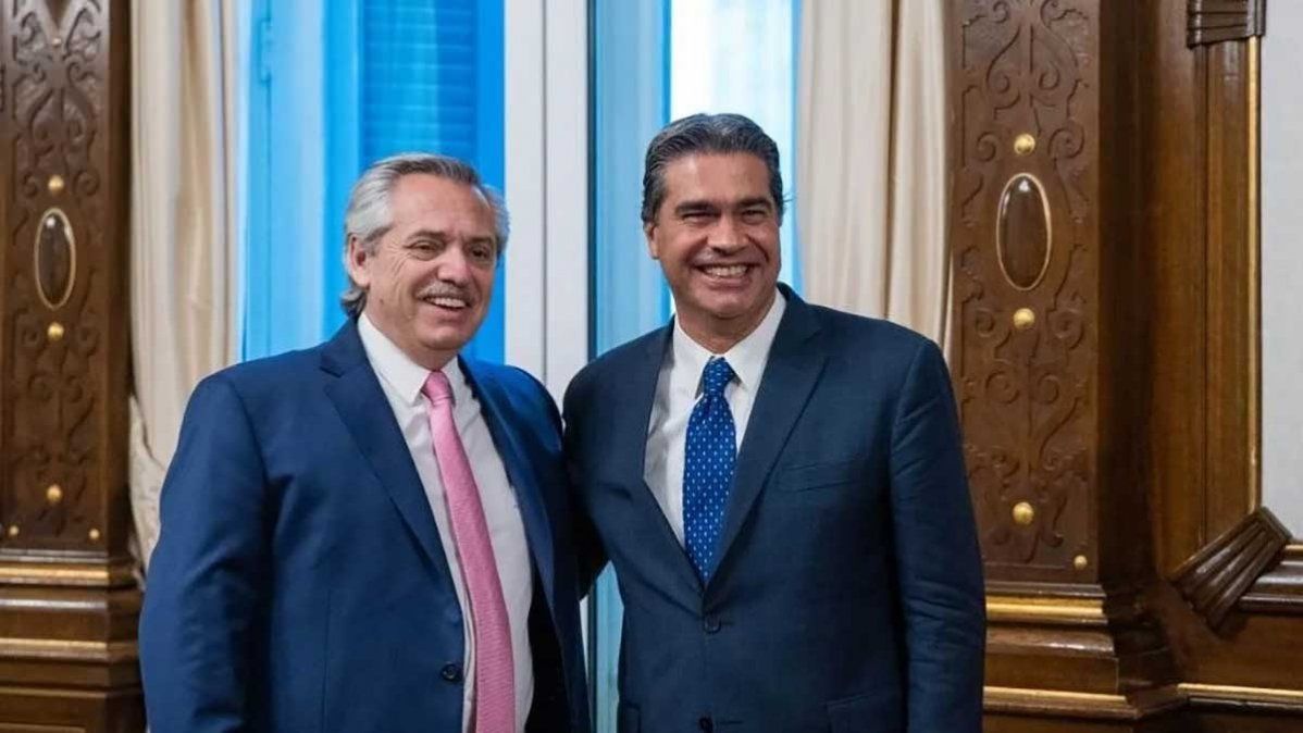 El gobernador dijo que los medios "tienen una capacidad enorme de instalar el discurso", lo cual genera "un grave problema" al oficialismo.