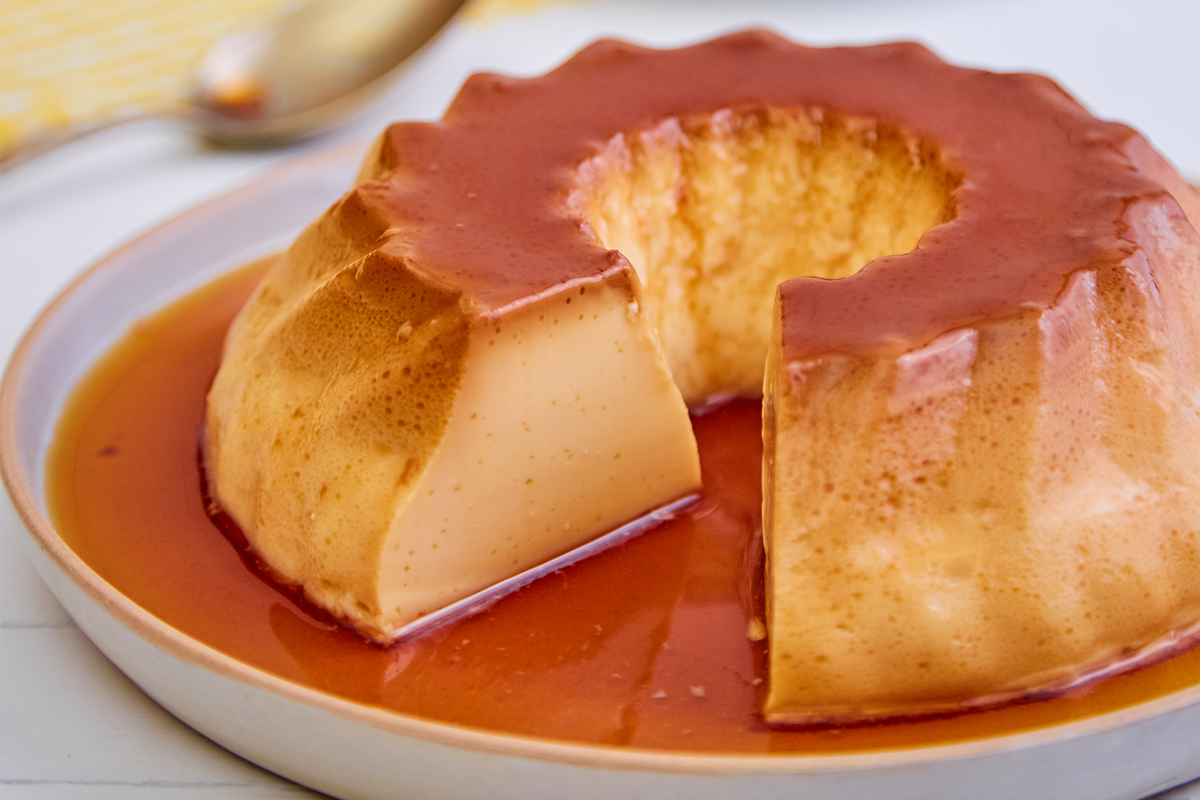 El flan casero se puede disfrutar en cualquier época del año y es uno de los postres favoritos de la mayoría. El flan casero se puede disfrutar en cualquier época del año y es uno de los postres favoritos de la mayoría.