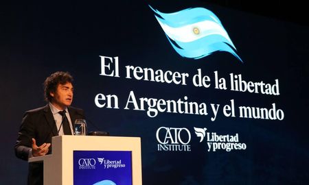 El mensaje de Milei comenzó a las 18.40, en momentos en que la Cámara de Senadores discutía el proyecto de Ley de Bases.