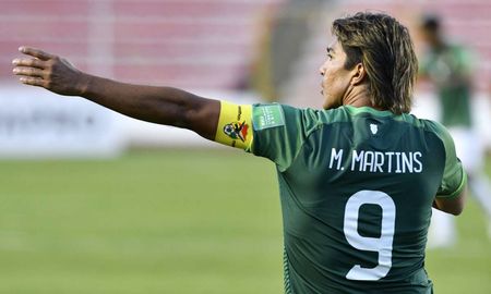 Bolivia goleó 3-0 a Uruguay y hundió a la Celeste en la tabla de las Eliminatorias Sudamericanas, que complica sus chances de clasificar al Mundial de Qatar 2022. Bolivia goleó 3-0 a Uruguay y hundió a la Celeste en la tabla de las Eliminatorias Sudamericanas, que complica sus chances de clasificar al Mundial de Qatar 2022.