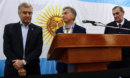 macri prepara una amplia reestructuracion de las ff.aa. y cambiara a los jefes militares macri prepara una amplia reestructuracion de las ff.aa. y cambiara a los jefes militares