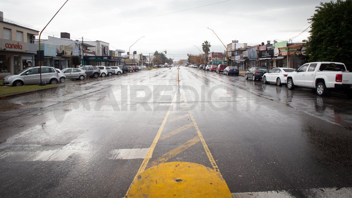 La Avenida Aristóbulo del Valle a las 12 de este jueves en el primer día de restricciones.