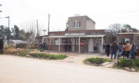 Un hombre y una mujer fueron encontrados sin vida por uno de sus hijos adolescentes Un hombre y una mujer fueron encontrados sin vida por uno de sus hijos adolescentes