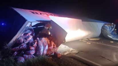 Accidente fatal en Córdoba: un joven murió tras el choque entre un auto y un camión