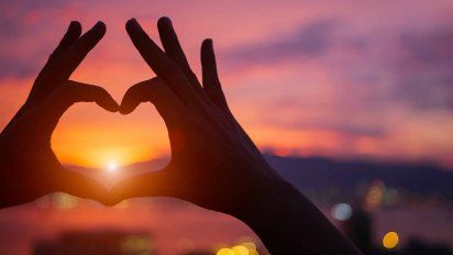 Venus por cada signo del zodíaco nos dice cómo podemos ser en el amor de pareja.