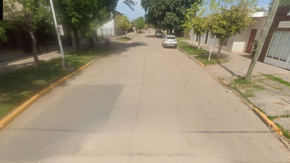 Una familia fue sorprendida mientras dormía por un grupo de delincuentes que actuó con extrema violencia dentro de su vivienda.