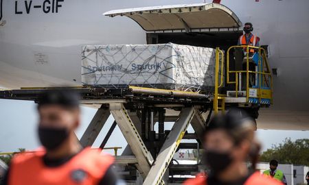 Argentina alcanza las casi 27 millones de vacunas contra el covid desde el inicio de las gestiones. Argentina alcanza las casi 27 millones de vacunas contra el covid desde el inicio de las gestiones.