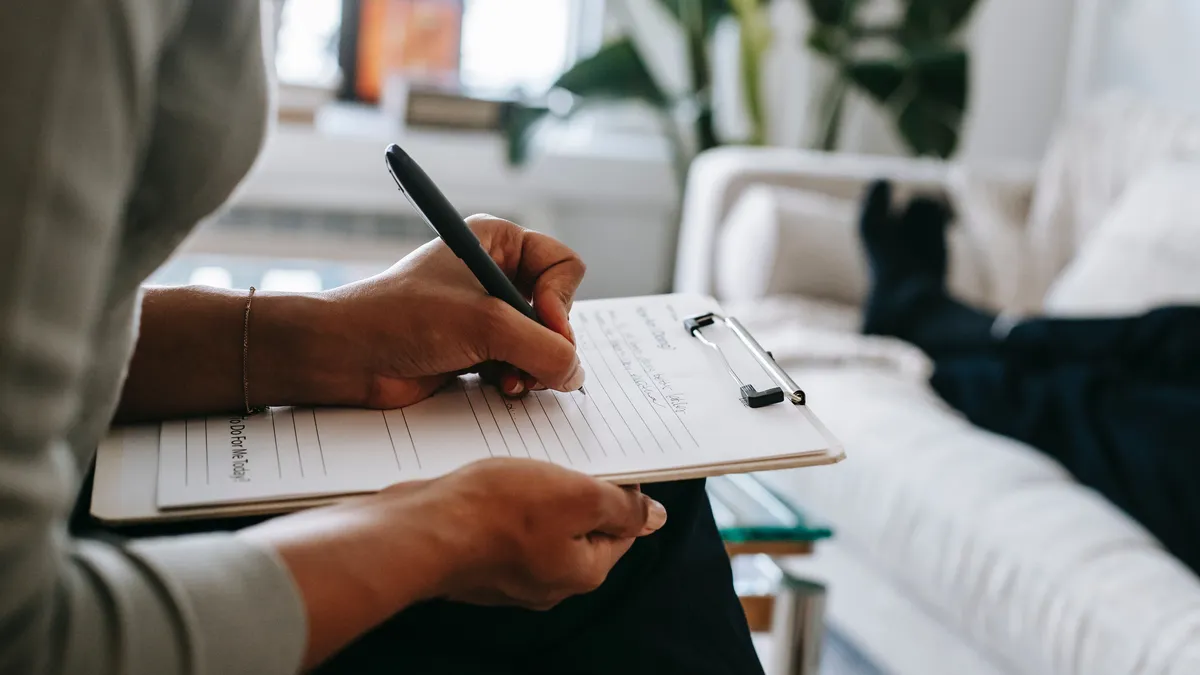 La celebración fue instaurada para recordar el Primer Encuentro Nacional de Psicólogos y Estudiantes de Psicología en Córdoba en el año 1974.