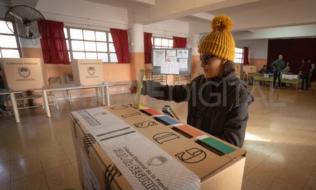 La semana pasada, la Legislatura de Santa Fe aprobó la necesidad de una reforma constitucional, 62 años después de su sanción. La semana pasada, la Legislatura de Santa Fe aprobó la necesidad de una reforma constitucional, 62 años después de su sanción.