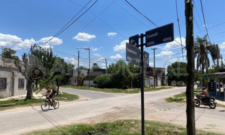 El hecho ocurrió el viernes a la noche en la intersección de Castañaduy y Castelli, de barrio Cabal. El hecho ocurrió el viernes a la noche en la intersección de Castañaduy y Castelli, de barrio Cabal.