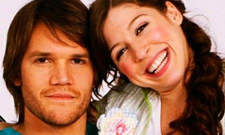 Floricienta tuvo dos temporadas: la primera con Juan Gil Navarro como galán, y la segunda con Fabio di Tomasso. Floricienta tuvo dos temporadas: la primera con Juan Gil Navarro como galán, y la segunda con Fabio di Tomasso.