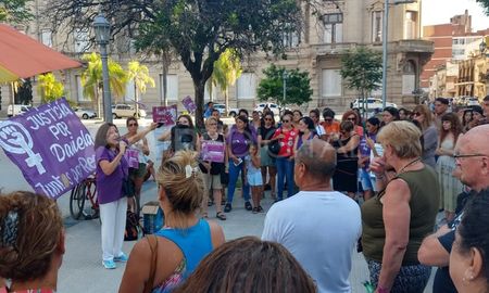 El pasado 16 de junio, durante la audiencia de constitución de querellante, el juez de primera instancia, Pablo Busaniche, dio lugar a la petición de la Asociación Generar Santa Fe para ser querellantes en el juicio por el femicidio de Daniela Cejas. El pasado 16 de junio, durante la audiencia de constitución de querellante, el juez de primera instancia, Pablo Busaniche, dio lugar a la petición de la Asociación Generar Santa Fe para ser querellantes en el juicio por el femicidio de Daniela Cejas.