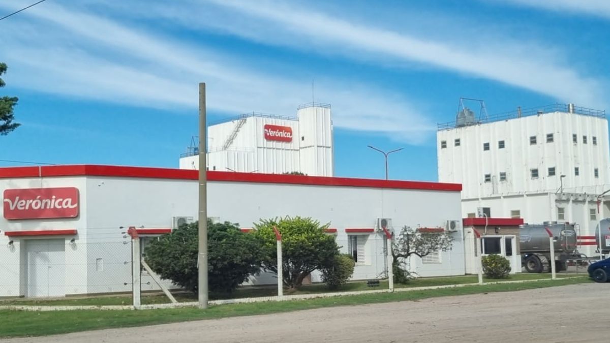 La paralización de las tres plantas de la empresa láctea lleva casi un mes