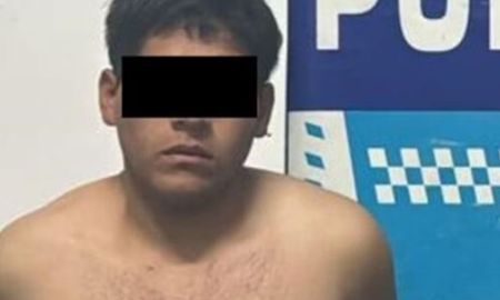 Un joven de 23 años asesinó a puñaladas a su abuela y le cortó el cuello a su prima, en Lomas de Zamora. Un joven de 23 años asesinó a puñaladas a su abuela y le cortó el cuello a su prima, en Lomas de Zamora.