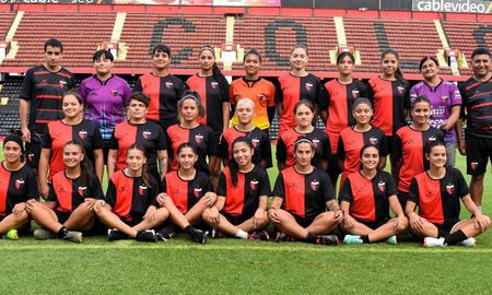 Las chicas del fútbol femenino de Colón tendrán su primer partido oficial en el Brigadier. Foto: Femenino Colón. Las chicas del fútbol femenino de Colón tendrán su primer partido oficial en el Brigadier. Foto: Femenino Colón.