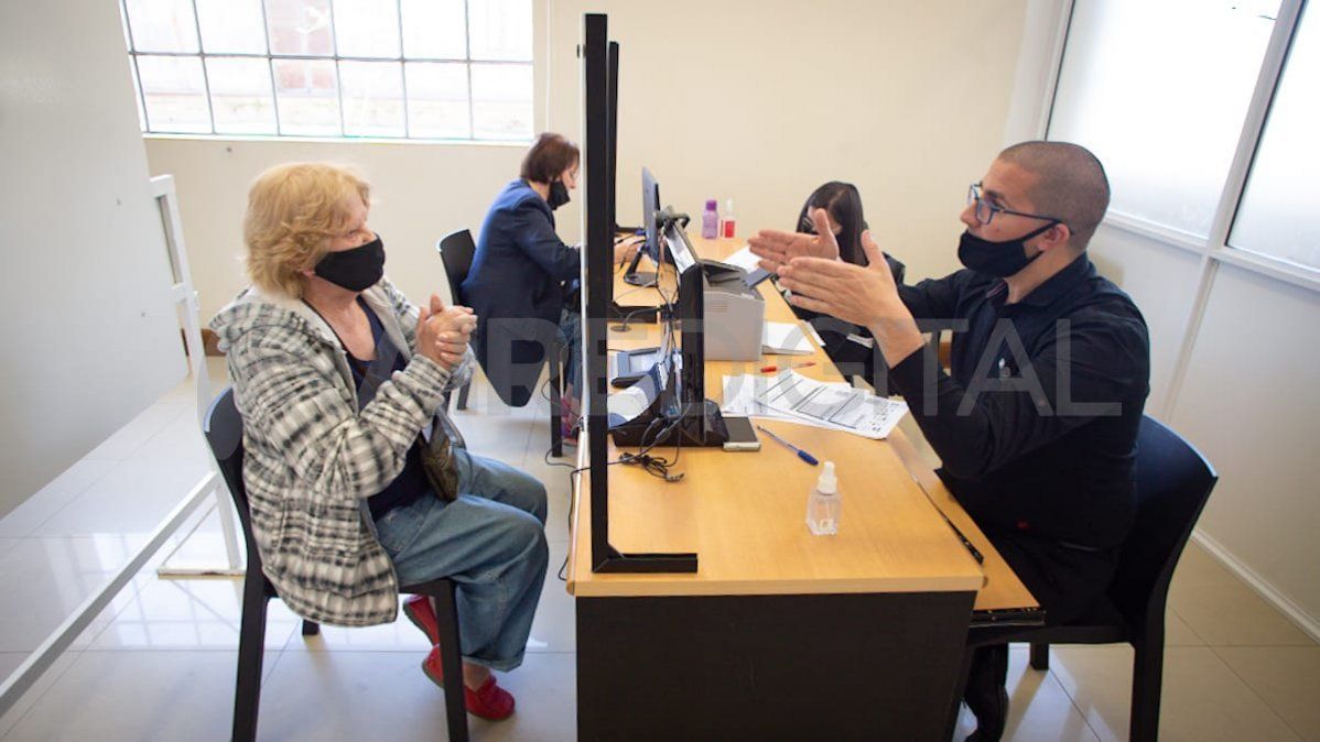 Debido a la descentralización del sistema, hoy la capacidad operativa del municipio alcanza para liberar cerca de 5.400 licencias al mes.