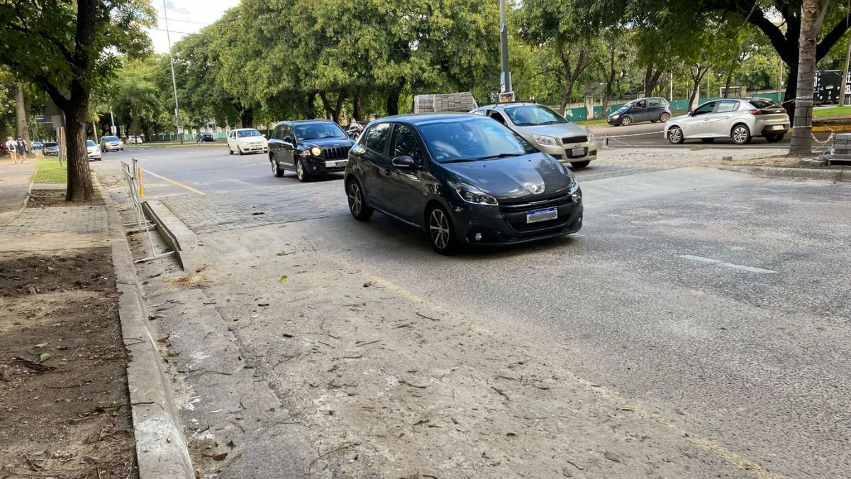 Lorenzo Castella expresó que aun los conductores deben acostumbrarse a los manda peatones. Lorenzo Castella expresó que aun los conductores deben acostumbrarse a los manda peatones.