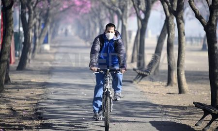 La quema de pastizales en la zona de islas del Delta del Paraná, en el sur de la provincia de Santa Fe, sigue generando complicaciones para la vida cotidiana de los ciudadanos. La quema de pastizales en la zona de islas del Delta del Paraná, en el sur de la provincia de Santa Fe, sigue generando complicaciones para la vida cotidiana de los ciudadanos.