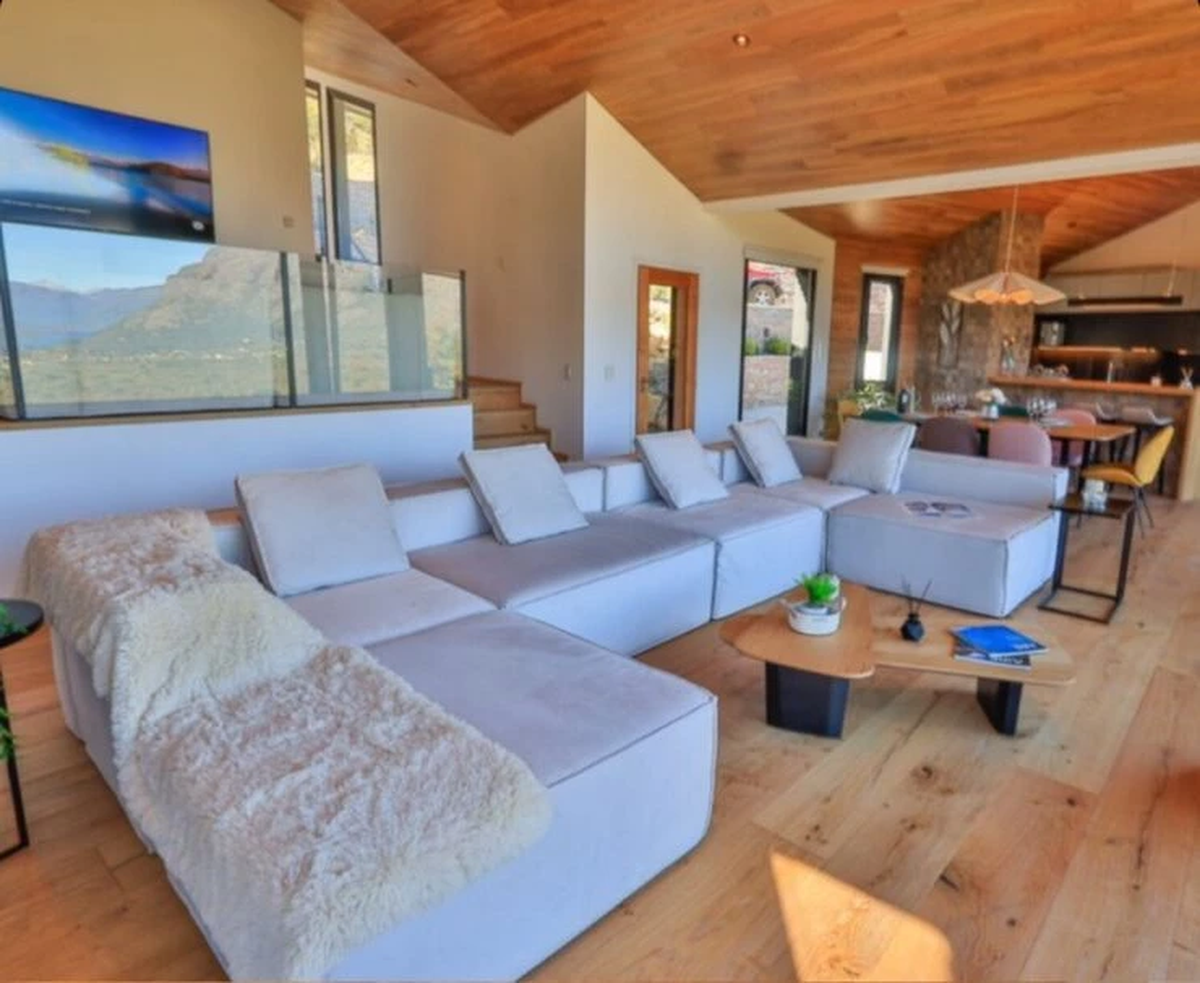 La soñada casa de Iván de Pineda en Bariloche.Fotos: gentileza @fontenla_ furniture. La soñada casa de Iván de Pineda en Bariloche.Fotos: gentileza @fontenla_ furniture.