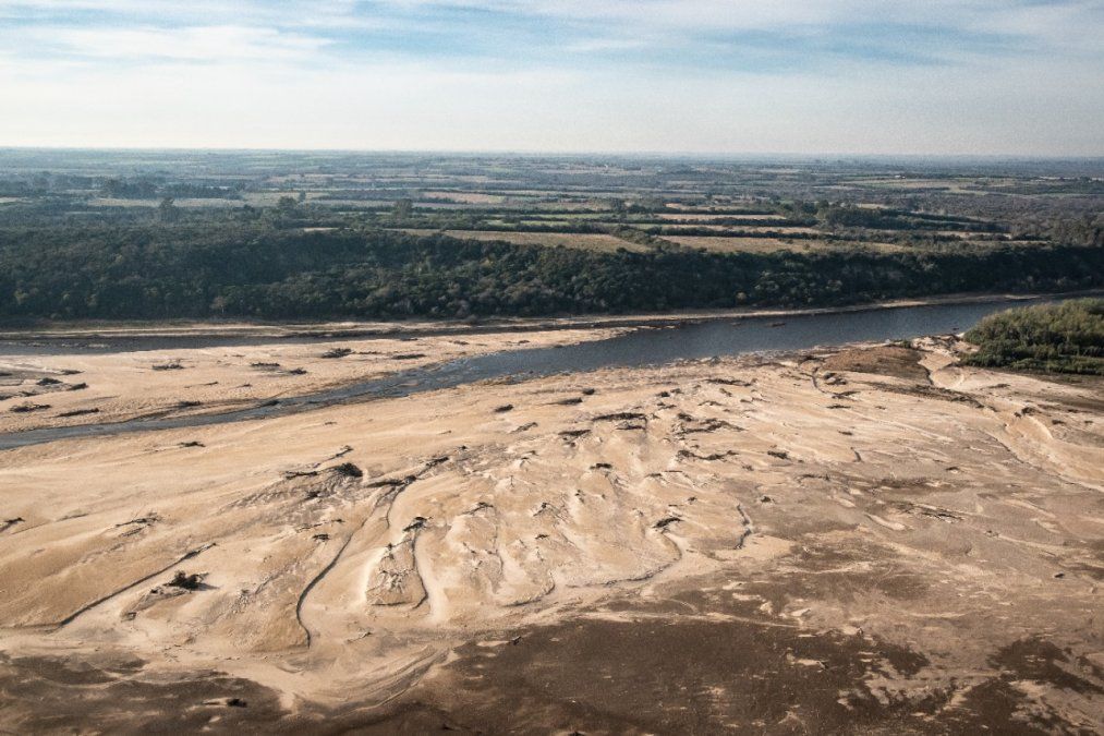 El Instituto Nacional del Agua proyecta que la bajante del río Paraná será la más extrema desde que existen registros.