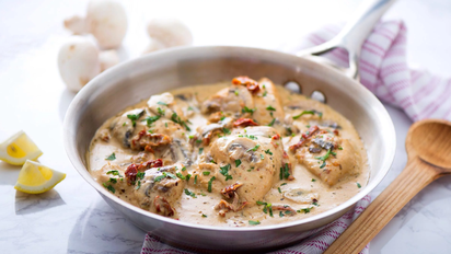 Pollo a la crema: la receta con pocos ingredientes y que se hace en media hora