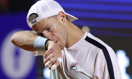 Diego Schwartzman asumió un duro desafío en Roland Garros cuando se presentó en los octavos de final ante Novak Djokovic, máximo favorito y actual campeón del Grand Slam francés. Diego Schwartzman asumió un duro desafío en Roland Garros cuando se presentó en los octavos de final ante Novak Djokovic, máximo favorito y actual campeón del Grand Slam francés.