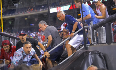 El encuentro entre los Nationals y los San Diego Padres fue suspendido luego de que se escuchara al menos una docena de detonaciones afuera del estadio. El encuentro entre los Nationals y los San Diego Padres fue suspendido luego de que se escuchara al menos una docena de detonaciones afuera del estadio.