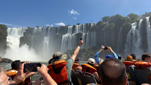 Las actividades náuticas en el lado brasileño de las Cataratas quedaron suspendidas tras el fatal accidente.