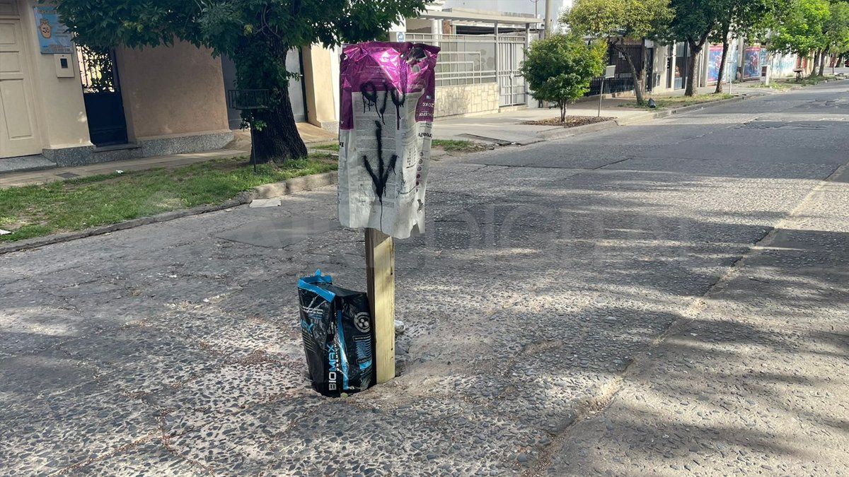 Está ubicado sobre calle Gobernador Freyre