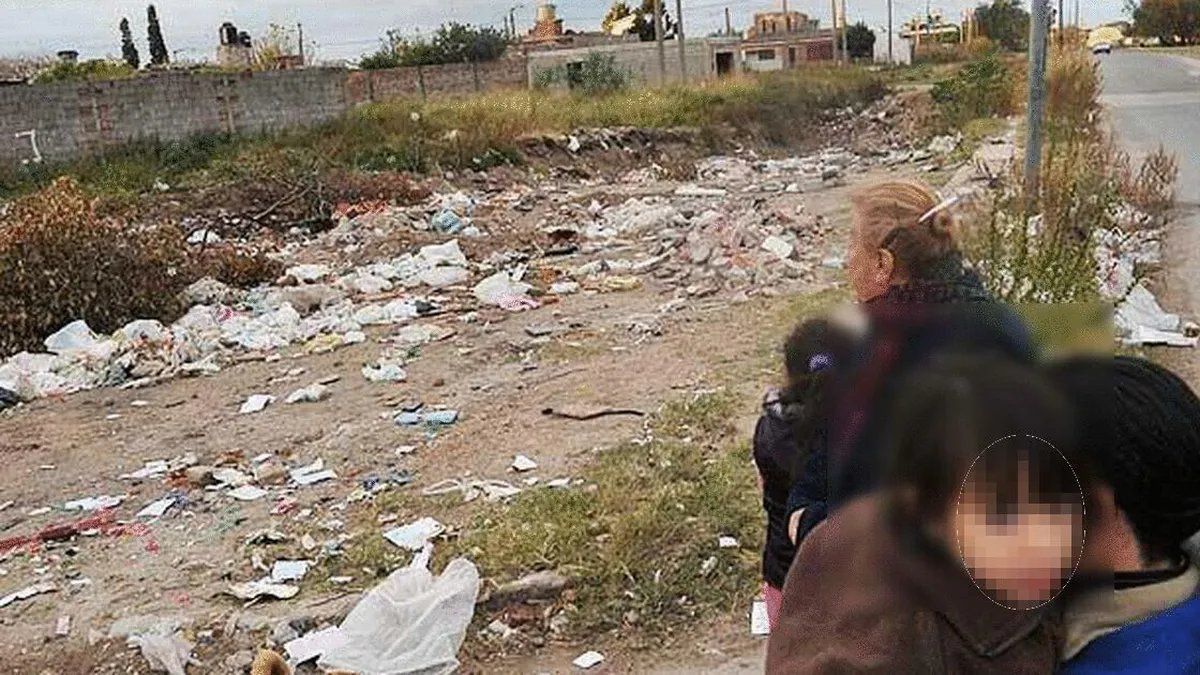 Horror en Córdoba: revisó el celular de su novio y encontró videos en los que violaba a su hija