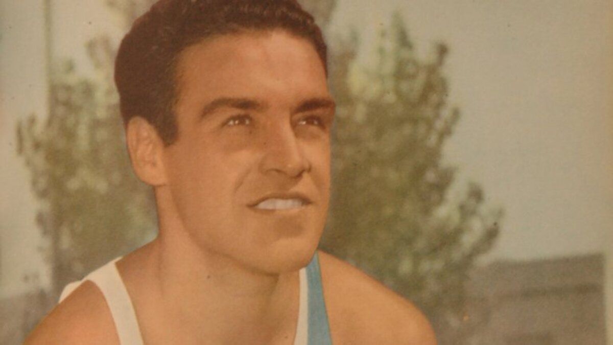 Uder fue campeón con el seleccionado nacional en el&nbsp;Mundial&nbsp;1950&nbsp;realizado en Buenos Aires