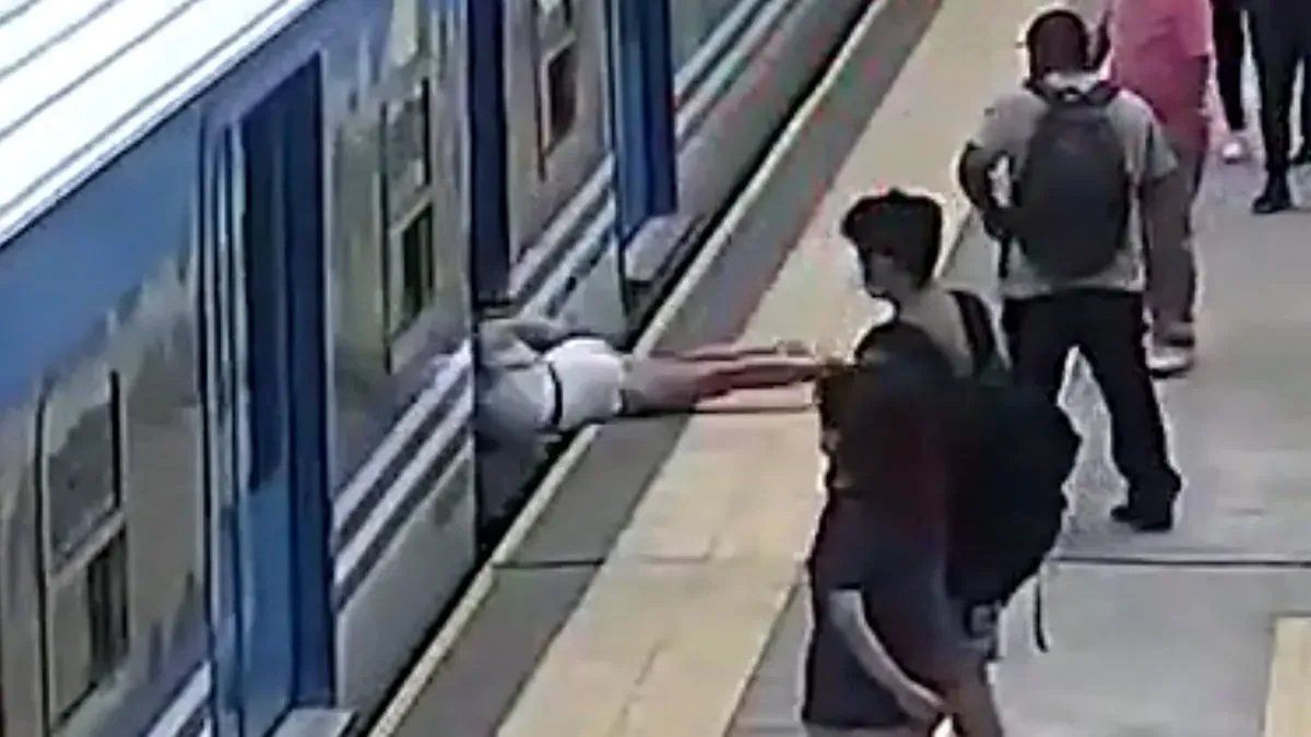Video: una joven se desvaneció