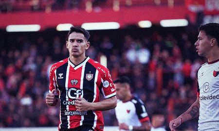 Colón y Chacarita igualaron 1 a 1. Colón y Chacarita igualaron 1 a 1.