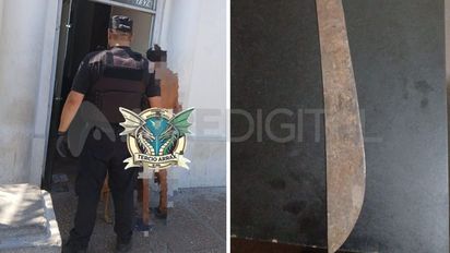 Estaba con un machete en el techo de su casa aterrorizando a los vecinos en pleno mediodía