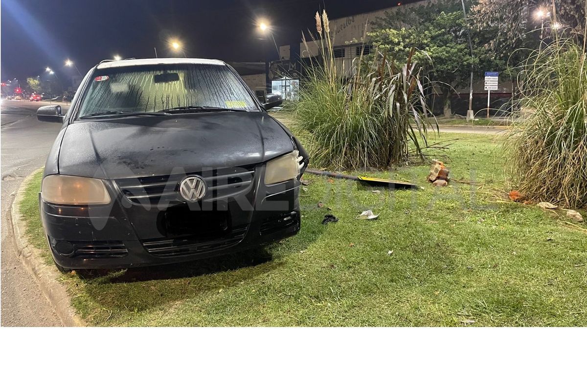 Al momento en que estuvo el móvil de AIRE en el lugar, la persona que conducía el coche no estaba. Al momento en que estuvo el móvil de AIRE en el lugar, la persona que conducía el coche no estaba.