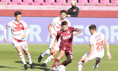 Unión empató 1-1 con Lanús y se llevó un punto del Néstor Díaz Pérez que deja buenas sensaciones de cara al futuro. El Tatengue sigue sin ganar en el Torneo de la Liga Profesional, pero dio una muestra de carácter ante uno de los mejores equipos del torneo. Unión empató 1-1 con Lanús y se llevó un punto del Néstor Díaz Pérez que deja buenas sensaciones de cara al futuro. El Tatengue sigue sin ganar en el Torneo de la Liga Profesional, pero dio una muestra de carácter ante uno de los mejores equipos del torneo.