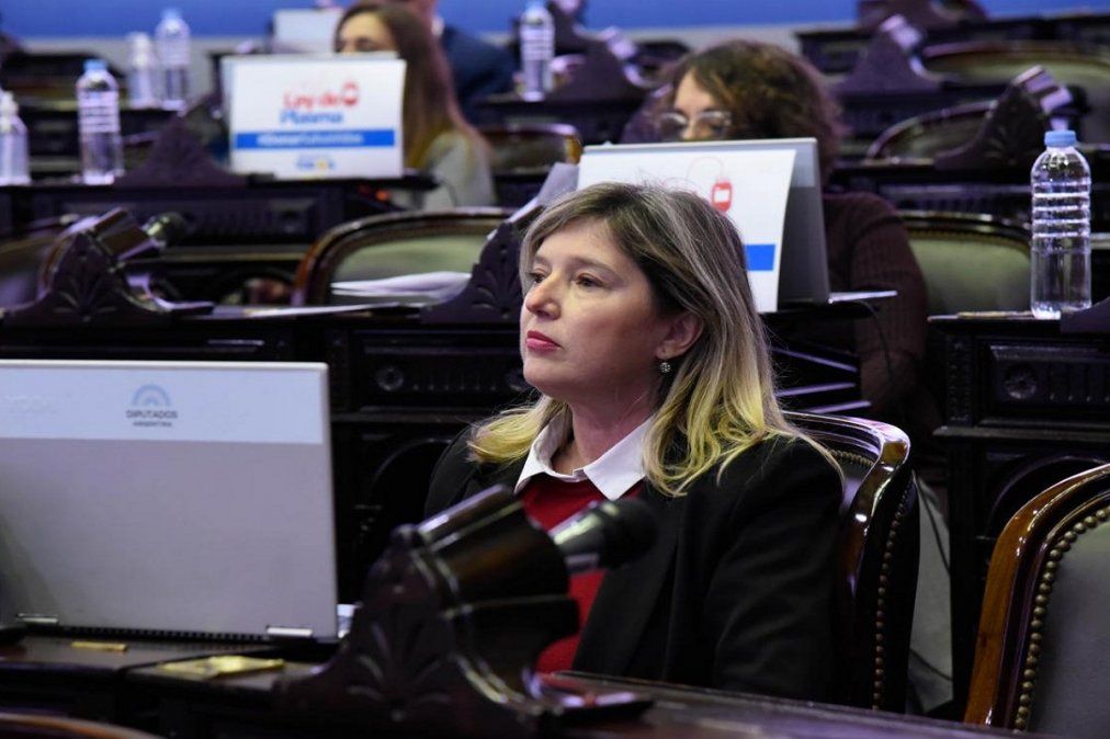 La ley busca dejar de lado la revictimización post denuncia de las mujeres que padecen la violencia de género.