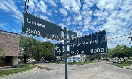 El matrimonio fue sorprendido con un llamado por la madrugada. El matrimonio fue sorprendido con un llamado por la madrugada.
