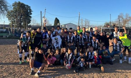 Deportivo Santa Rosa goleó a Peñaloza y trepó al segundo lugar. Deportivo Santa Rosa goleó a Peñaloza y trepó al segundo lugar.