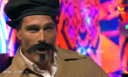 Hernán Drago se disfrazó del Rey de la bachata Hernán Drago se disfrazó del Rey de la bachata