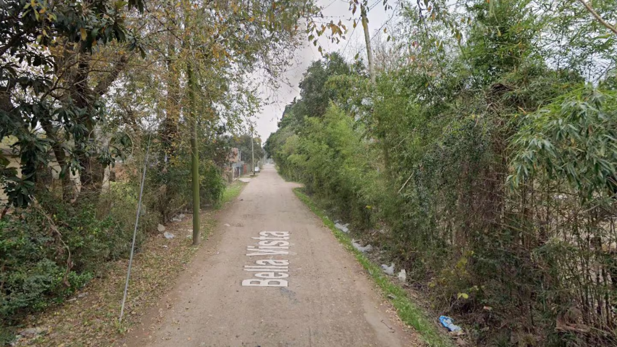 Un vecino engañó a una menor de 13 años y la llevó a un descampado en Merlo